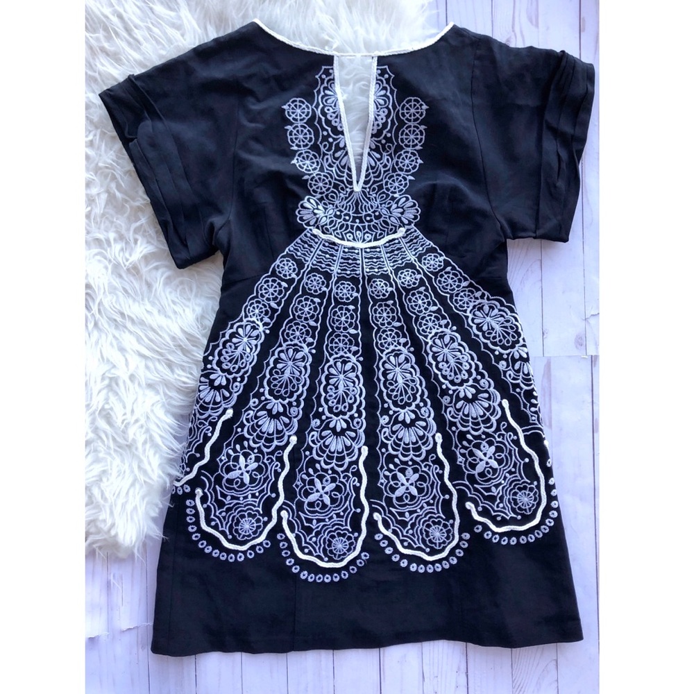 Nanette Lepore Black and white embroidered dress